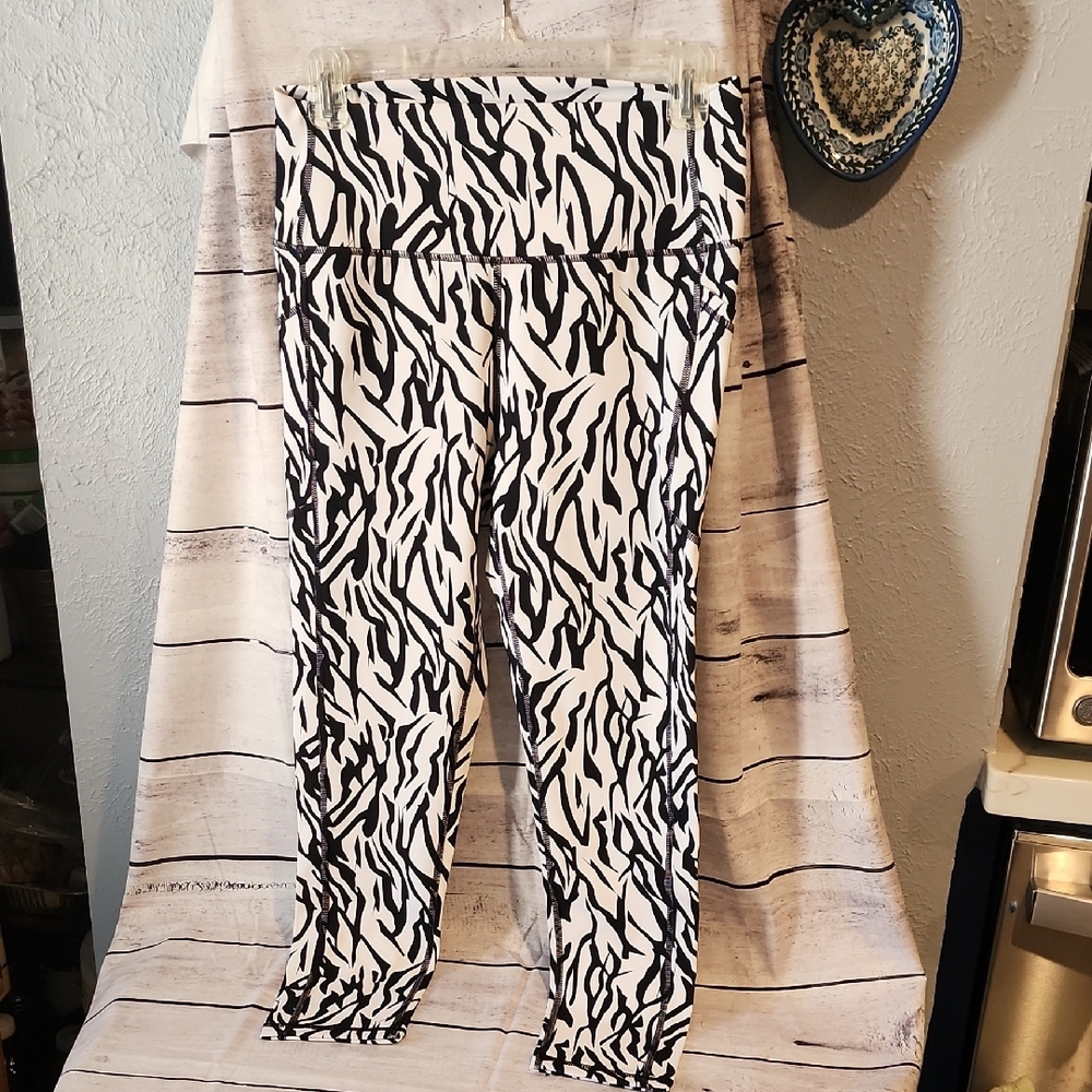 ZYIA Active Wear Lot Of 3 Pair Leggings. - Picture 2 of 6
